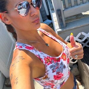 Meet your Posher, Andrea SALE! 2 days only!